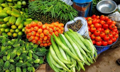 মাংসের দামে স্বস্তি, কমেনি সবজির উত্তাপ