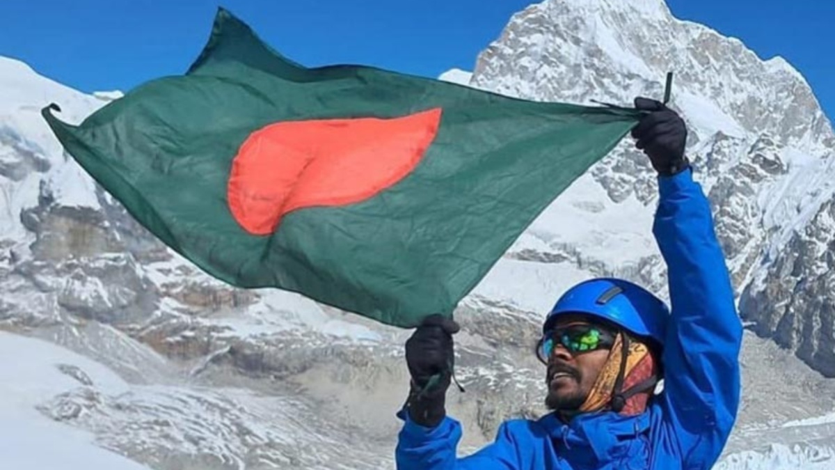 সর্বোচ্চ পদযাত্রার মাধ্যমে এভারেস্ট জয় করে রেকর্ড গড়লেন শাকিল