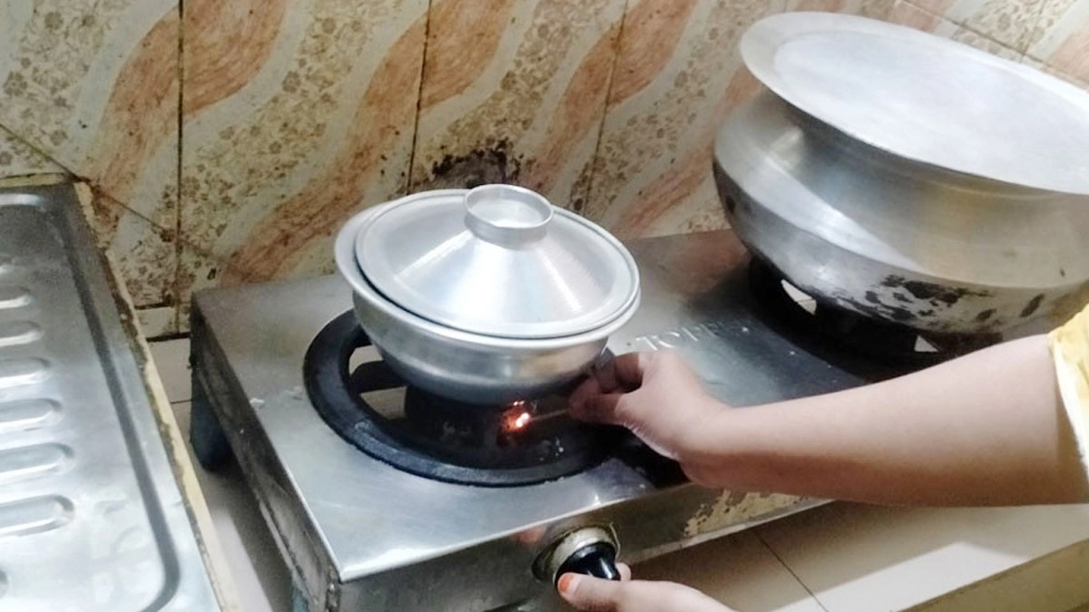 ঈদের ছুটি শেষ, চুলা জ্বালানো নিয়ে সতর্কবার্তা তিতাসের