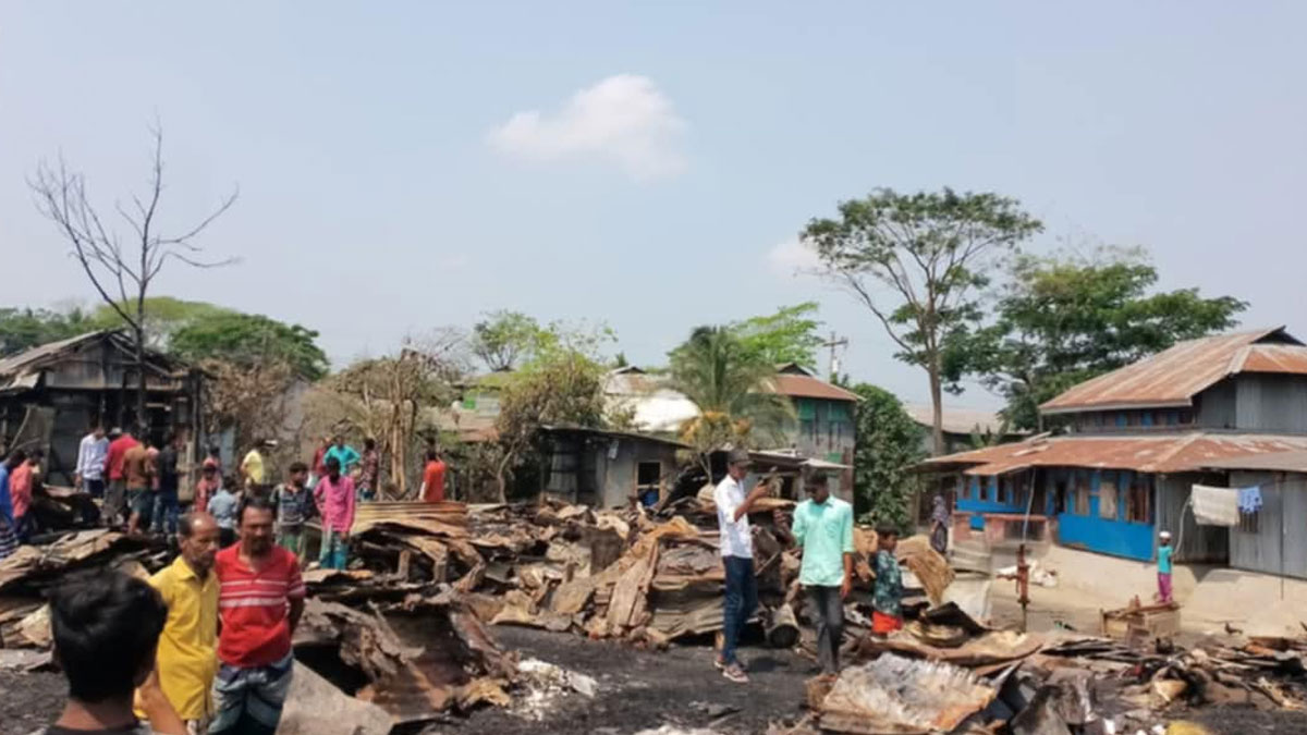 তালতলীতে আগুন, ফায়ার সার্ভিসের গাফিলতি: দাবি এলাকাবাসীর
