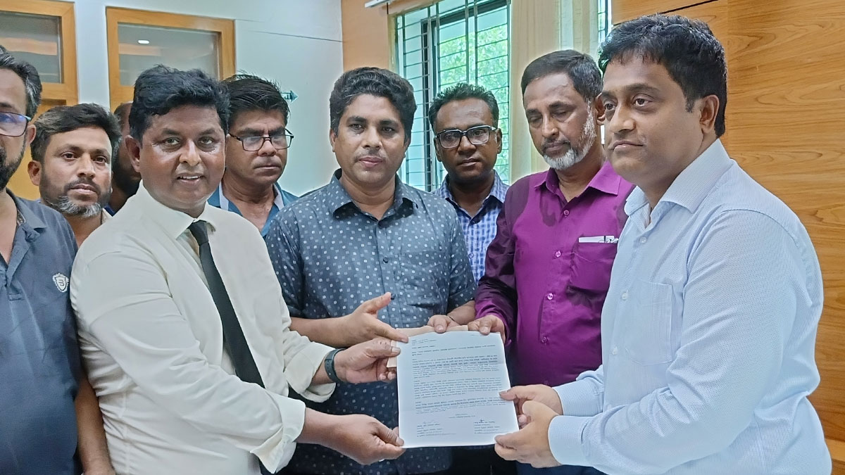 চীন-বাংলাদেশ ফ্রেন্ডশিপ হাসপাতালের দাবিতে বরগুনায় স্মারকলিপি প্রদান
