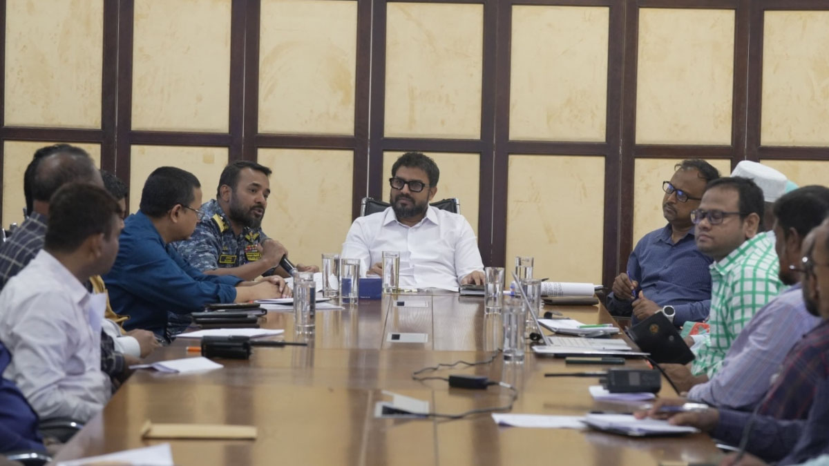 ডিএনসিসি কার্যালয়ের সভাকক্ষে বর্জ্য ব্যবস্থাপনা বিভাগের কর্মকর্তা-কর্মচারীদের সঙ্গে প্রস্তুতি সভা অনুষ্ঠিত হয়। ছবি- সংগৃহীত