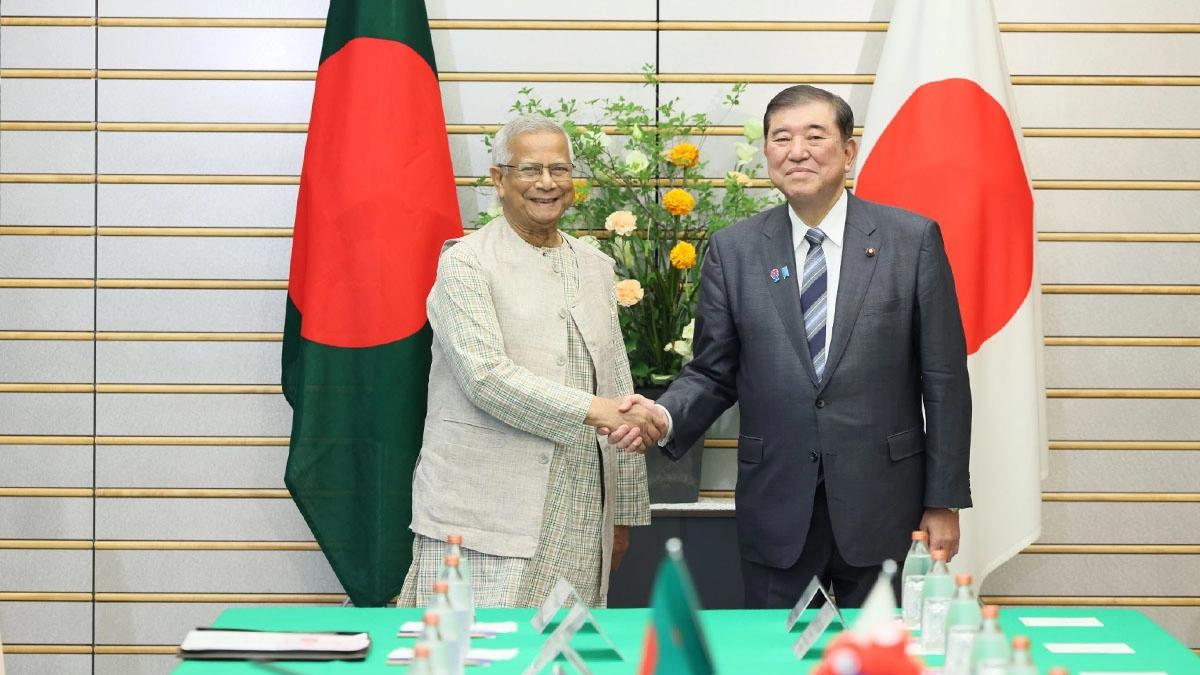 প্রধান উপদেষ্টা ড. মুহাম্মদ ইউনূসের সঙ্গে জাপানের প্রধানমন্ত্রী শিগেরু ইশিবার।        ছবি- সংগৃহীত