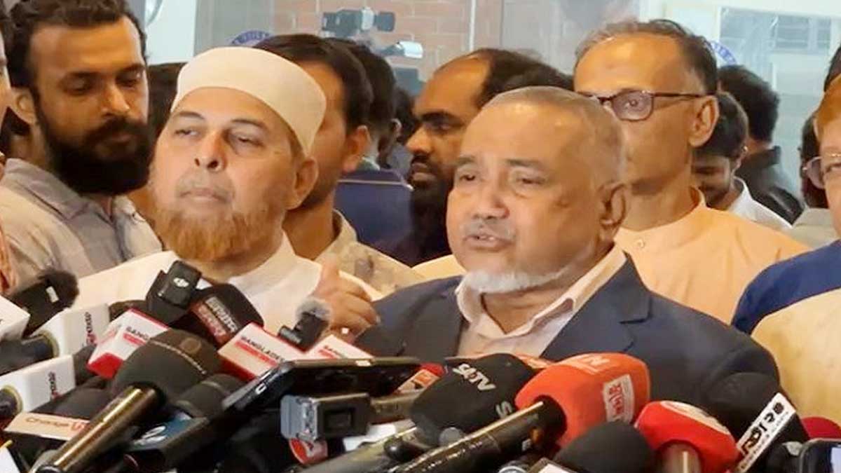 সাংবাদিকদের সঙ্গে কথা বলছেন জামায়াতের নায়েবে আমির ডা. সৈয়দ আব্দুল্লাহ মোহাম্মাদ তাহের। ছবি- সংগৃহীত