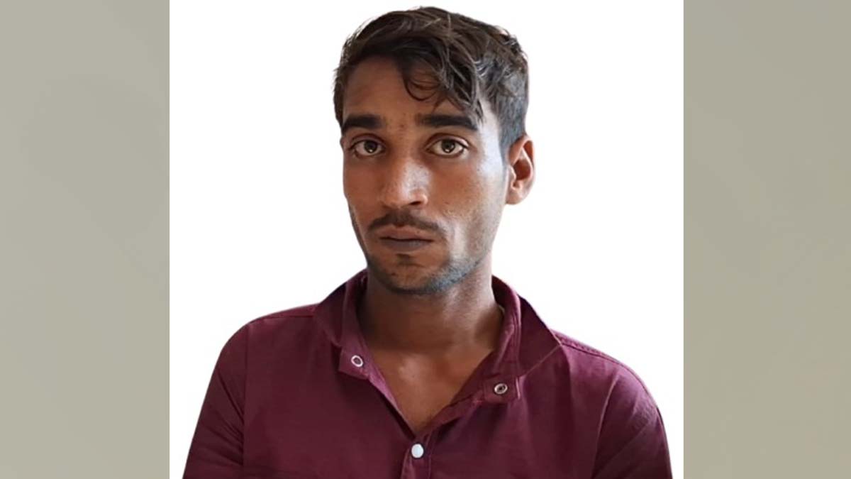 ময়মনসিংহের তারাকান্দায় নারীকে ধর্ষণের পর হত্যা করে লাশ সেপটিক ট্যাঙ্কে ফেলার ঘটনায় রোহানকে আটক করে পুলিশ। ছবি- রূপালী বাংলাদেশ