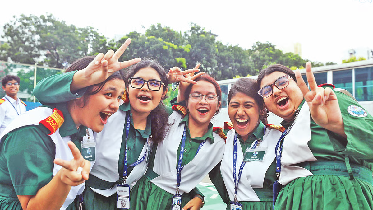 শিক্ষার্থীদের উল্লাস। ছবি- সংগৃহীত