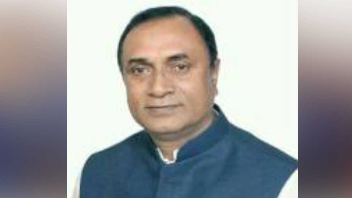 আটক সুনামগঞ্জের দিরাই উপজেলা আওয়ামী লীগের সাধারণ সম্পাদক প্রদীপ রায়। ছবি- রূপালী বাংলাদেশ