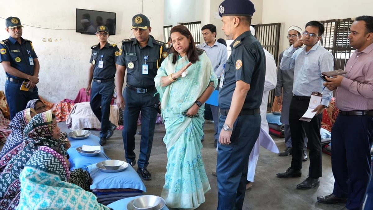 চট্টগ্রাম কেন্দ্রীয় কারাগার পরিদর্শনে জেলা প্রশাসক ফরিদা খানম