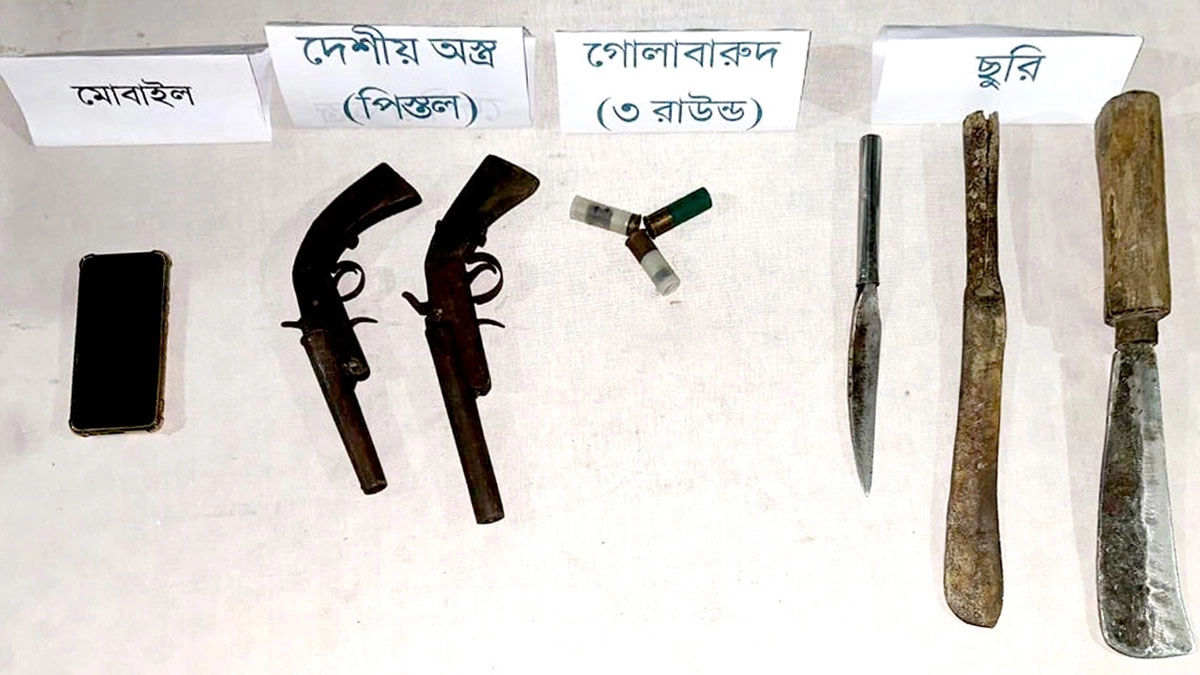 কুতুবদিয়ায় নৌবাহিনীর অভিযানে অবৈধ অস্ত্রসহ আটক ১