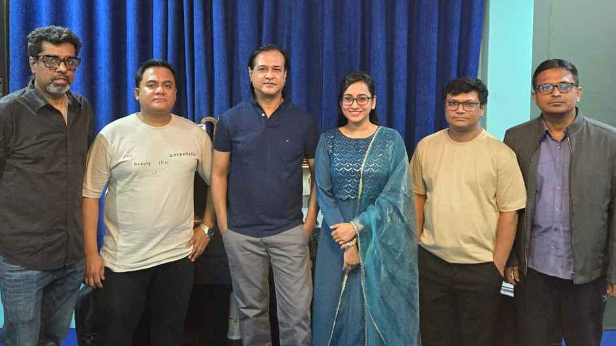 যুক্তরাষ্ট্র মাতাবেন আসিফ আকবর-আতিয়া আনিসা