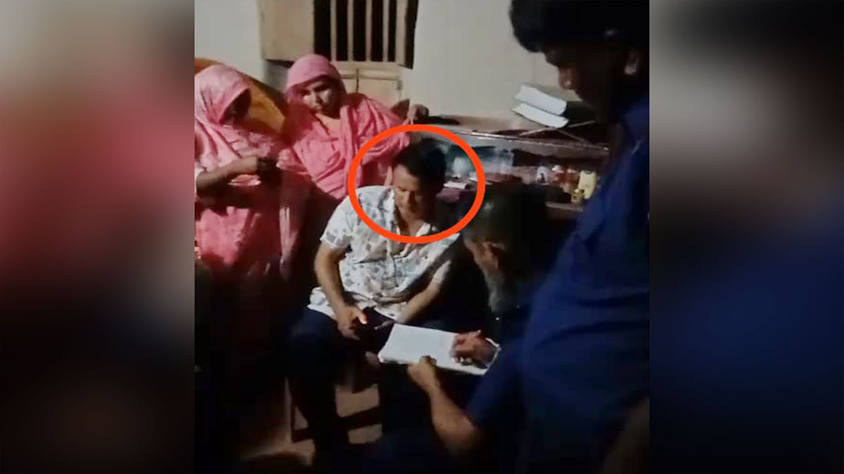 জয়পুরহাটে প্রেমিকার বাড়িতে আটক খাদ্য কর্মকর্তা, অতঃপর...