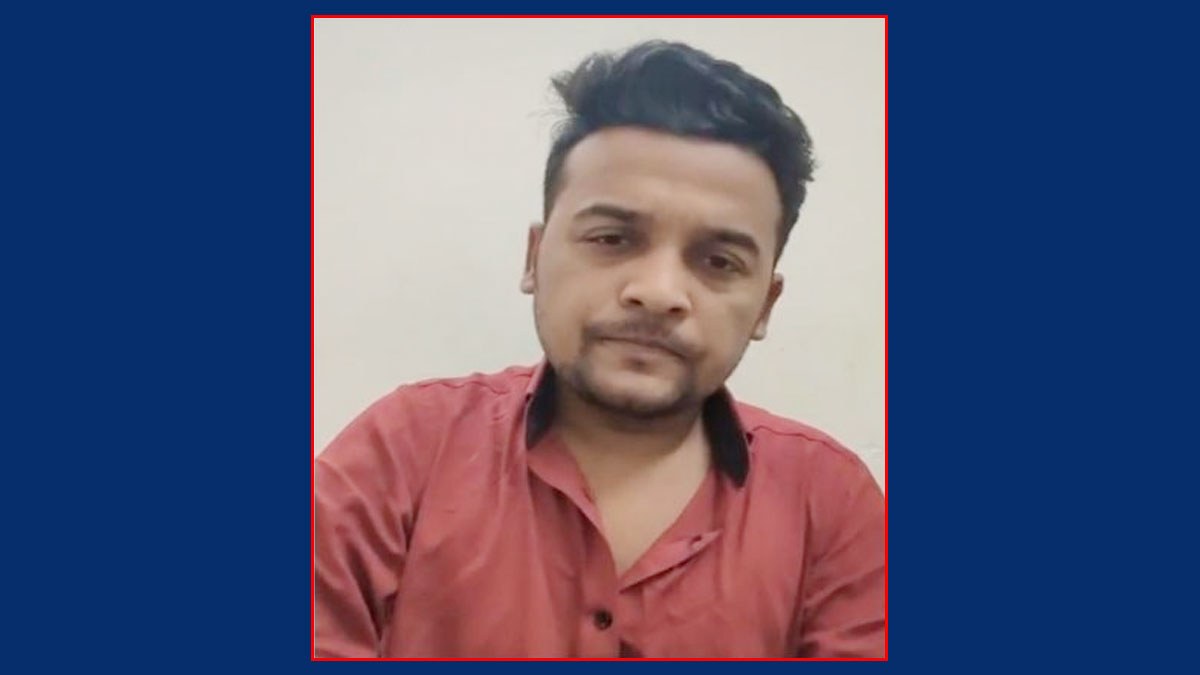 ছাত্রলীগ পালিয়ে বেড়াচ্ছে আর নেতারা বাসায় ঘুমাচ্ছে