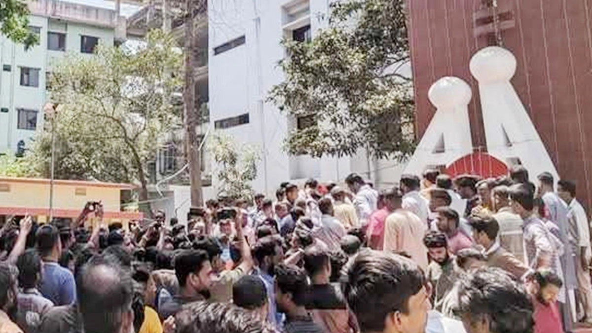 বিএনপির দু’পক্ষের সংঘাতের আশঙ্কা, মিরসরাই শহীদ মিনারে ১৪৪ ধারা