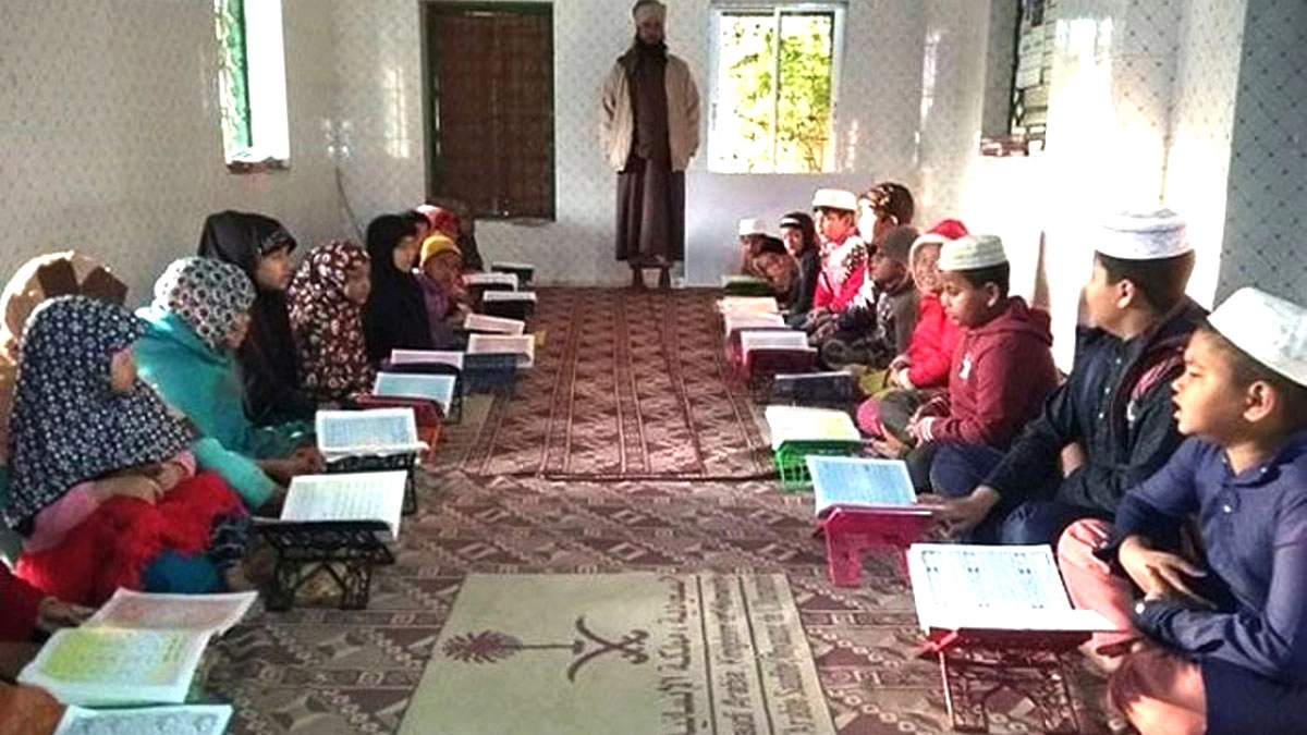 মসজিদভিত্তিক শিশু ও গণশিক্ষা কার্যক্রম প্রকল্পে আউটসোর্সিং বাতিল