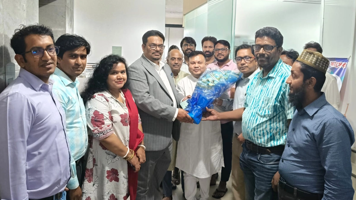 রূপালী বাংলাদেশের সাংবাদিকদের সঙ্গে বিএনপির উপদেষ্টা ড. এনামুল হকের সৌজন্য সাক্ষাৎ