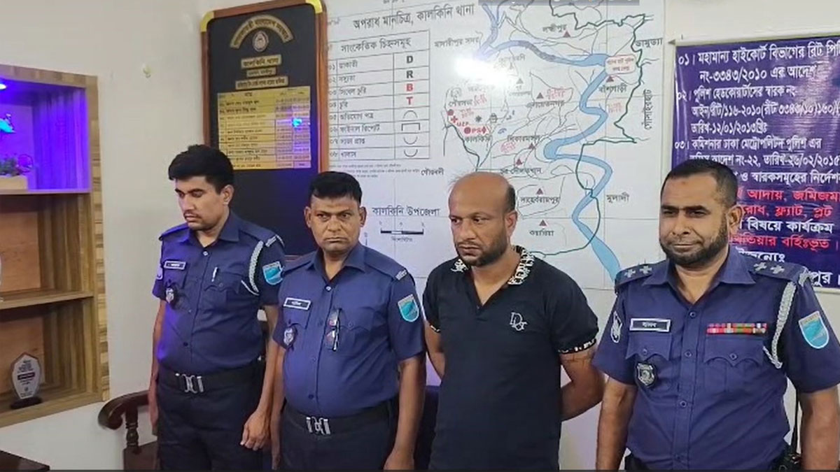 মাদারীপুরে হাতকড়া নিয়ে পালিয়ে যাওয়া আসামি গ্রেপ্তার
