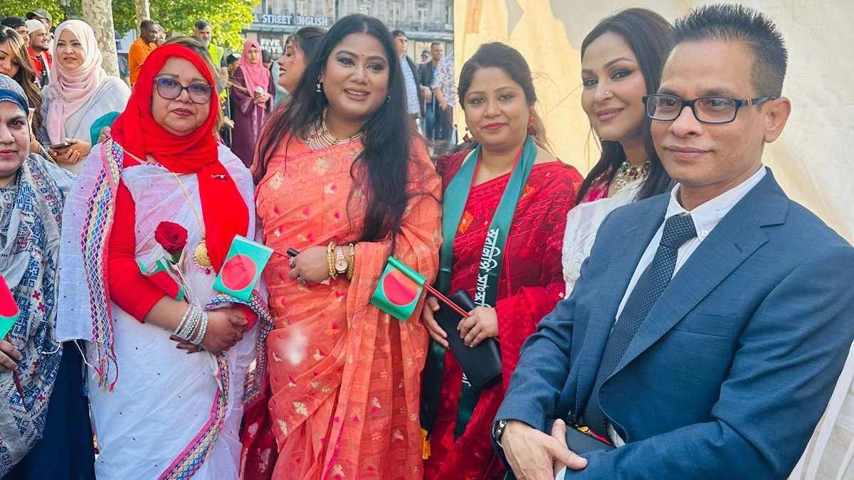 প্যারিসের রিপাবলিকে  বাংলাদেশিদের মিলনমেলা। ছবি - রূপালী ফটো