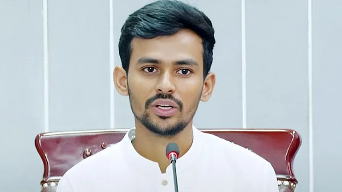 রাজনৈতিক দলে যুক্ত হওয়ার সময় আসেনি : উপদেষ্টা আসিফ