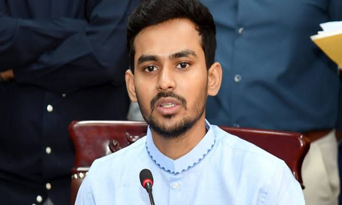 অন্তর্বর্তী সরকারের উপদেষ্টা আসিফ মাহমুদ সজীব ভূঁইয়া। ছবি- সংগৃহীত