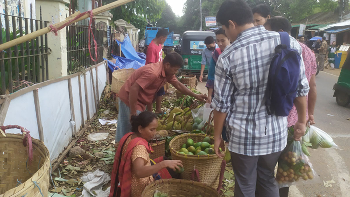 কৃষক ও ক্ষুদ্র ব্যবসায়ীরা একই কৃষিপণ্যের ওপর বারবার টোল দিতে বাধ্য হচ্ছেন।     ছবি- সংগৃহীত