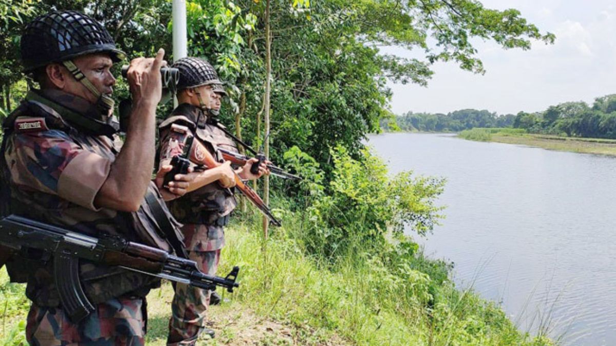বেনাপোল সীমান্তে টহল দিচ্ছে বিজিবি। ছবি-রূপালী বাংলাদেশ