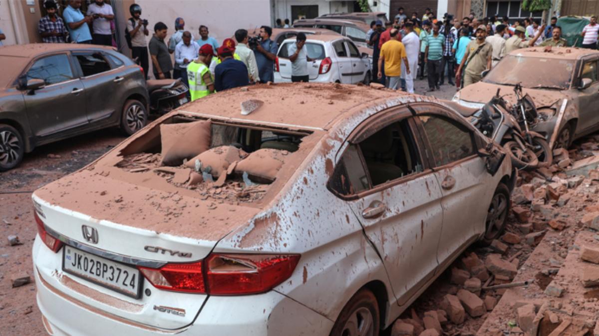 ভারতে উচ্চগতির ক্ষেপণাস্ত্র ছুড়েছে পাকিস্তান