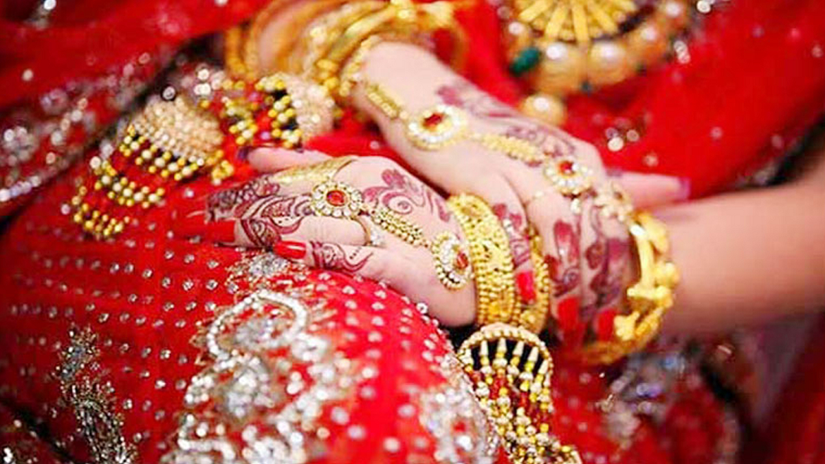 বগুড়ায় যৌতুকের টাকা না পেয়ে নববধূকে হত্যা