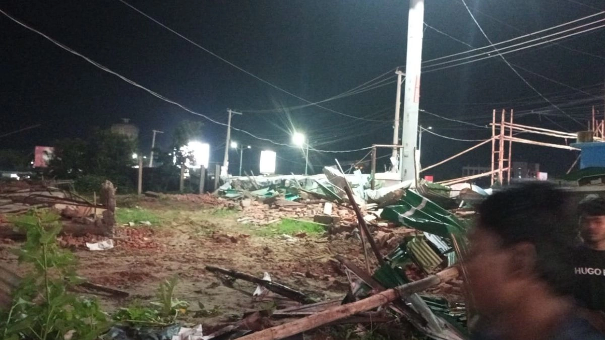 সুগন্ধায় শতাধিক অবৈধ স্থাপনা উচ্ছেদ করেছে জেলা প্রশাসন। ছবি-রূপালী বাংলাদেশ