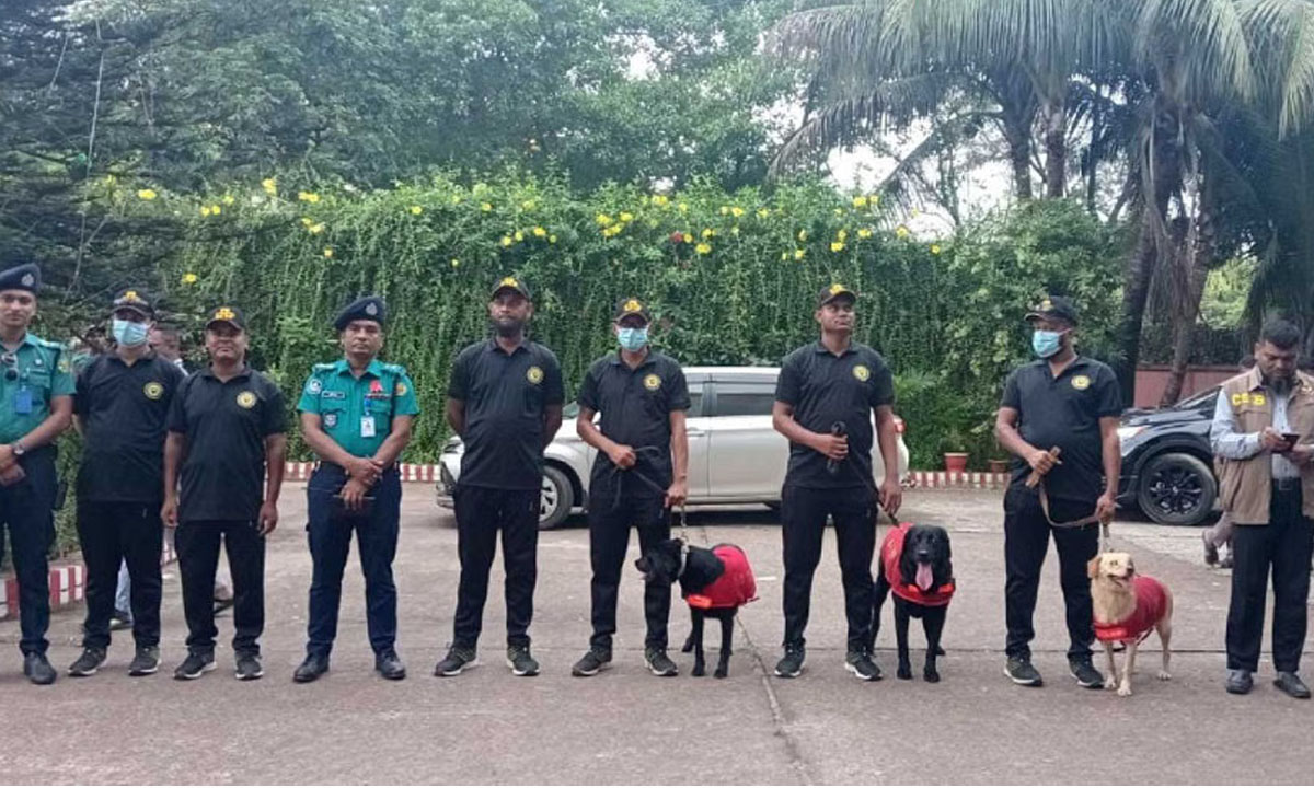 এনসিপির নেতাদের নিরাপত্তায় ডগ স্কোয়াড দিয়ে হোটেল তল্লাশি করেছে আইনশৃঙ্খলা রক্ষাকারী বাহিনী।  ছবি- সংগৃহীত