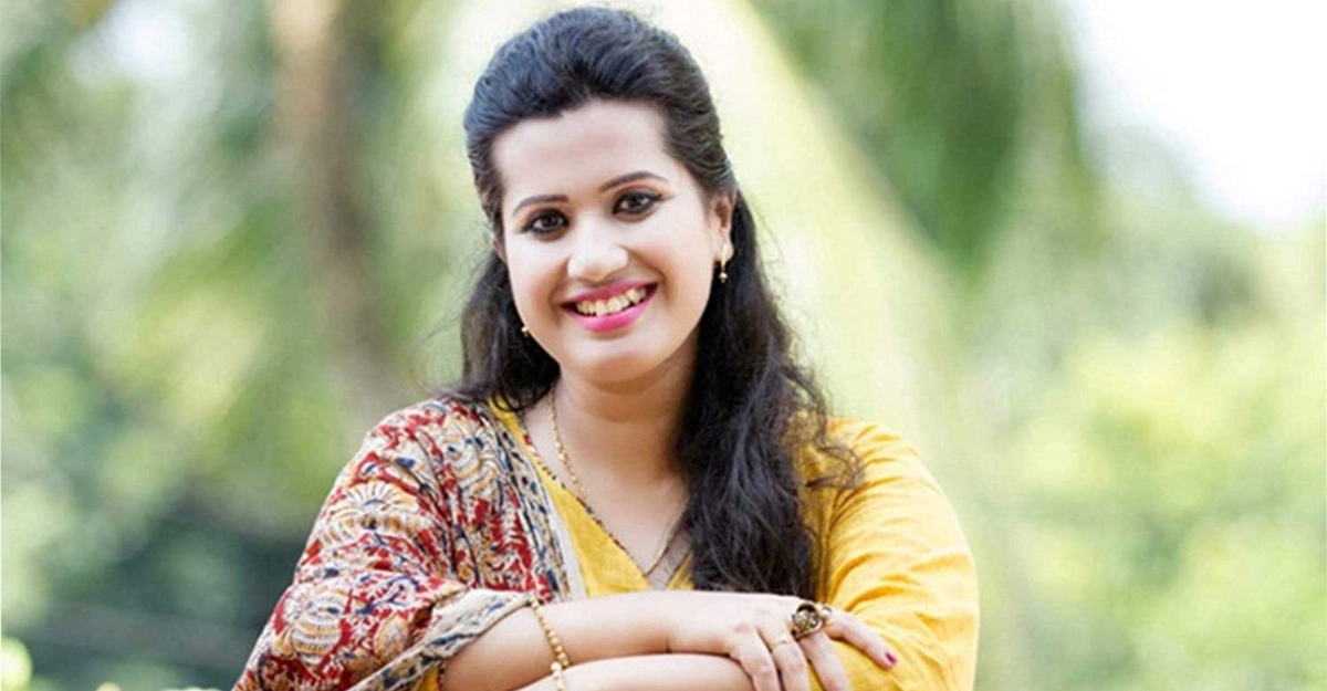রাজনৈতিক পরিচয়ে বাদ পড়লেন ন্যান্সি