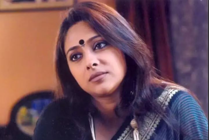 ‘রাত না কাটালে বাদ পড়বে’