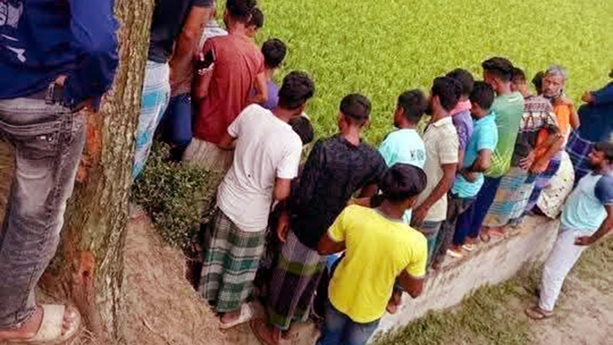 আশ্রয়ণ প্রকল্পের পাশ থেকে নারীর কঙ্কাল উদ্ধার