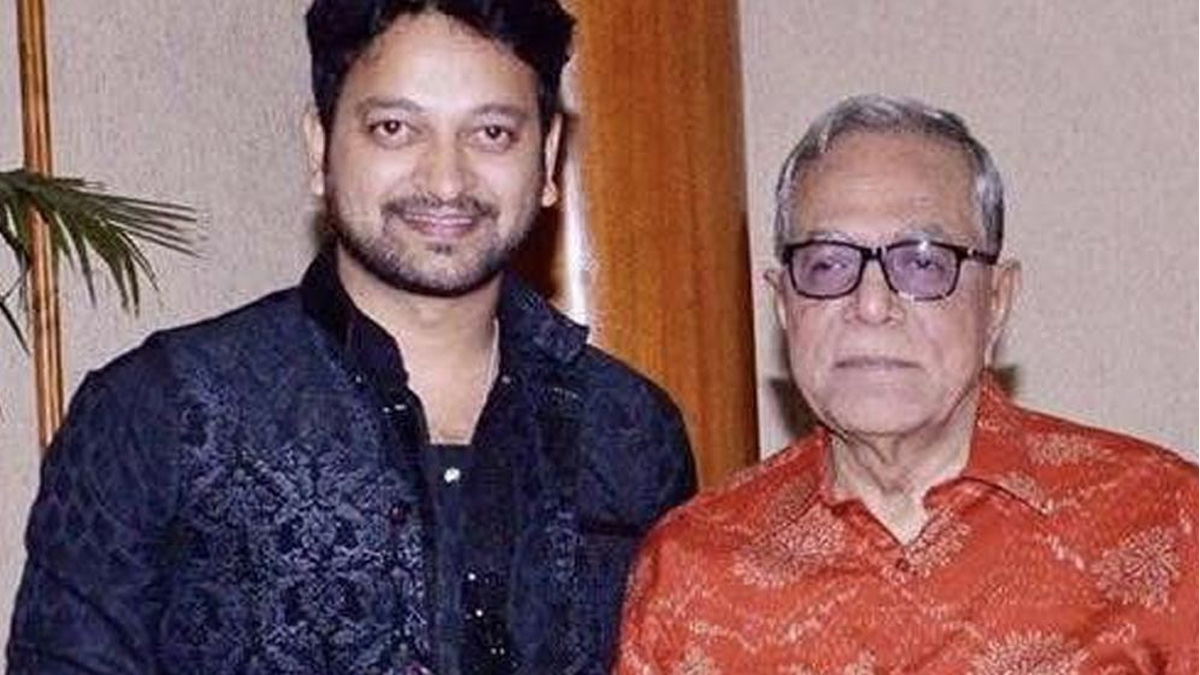 সাবেক রাষ্ট্রপতি মো. আবদুল হামিদ ও চিত্রনায়ক সাইমন সাদিক। ছবি- সংগৃহীত