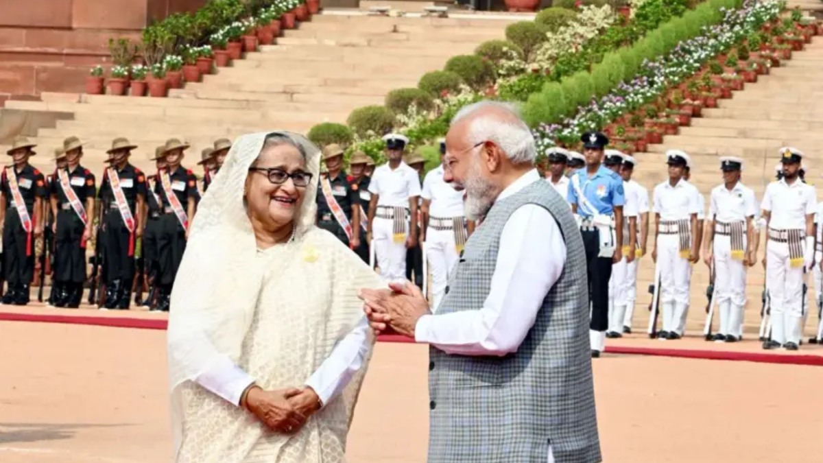 হাসিনা প্রশ্নে অনড় ভারত