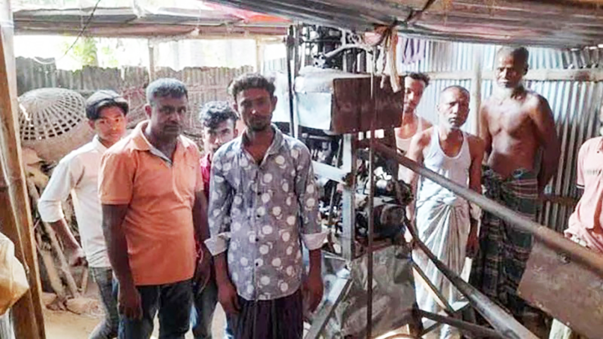 ৭ বছরে হেলিকপ্টার বানালেন রাজমিস্ত্রী, ওড়াবেন তিন সপ্তাহের মধ্যে!