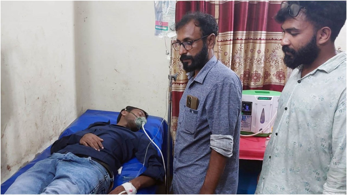 উপজেলা স্বাস্থ্য কমপ্লেক্সে ভর্তি হিরো আলম। ছবি- সংগৃহীত