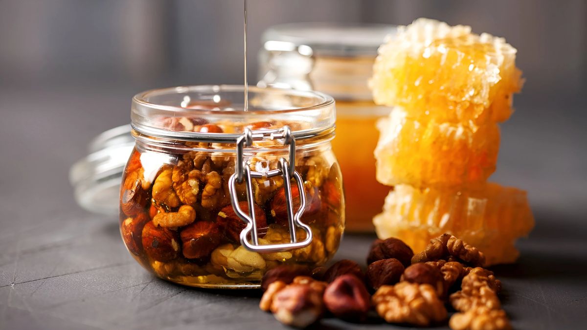 মধু ও বাদামের যুগলবন্দিতে ‘হানি নাটস’