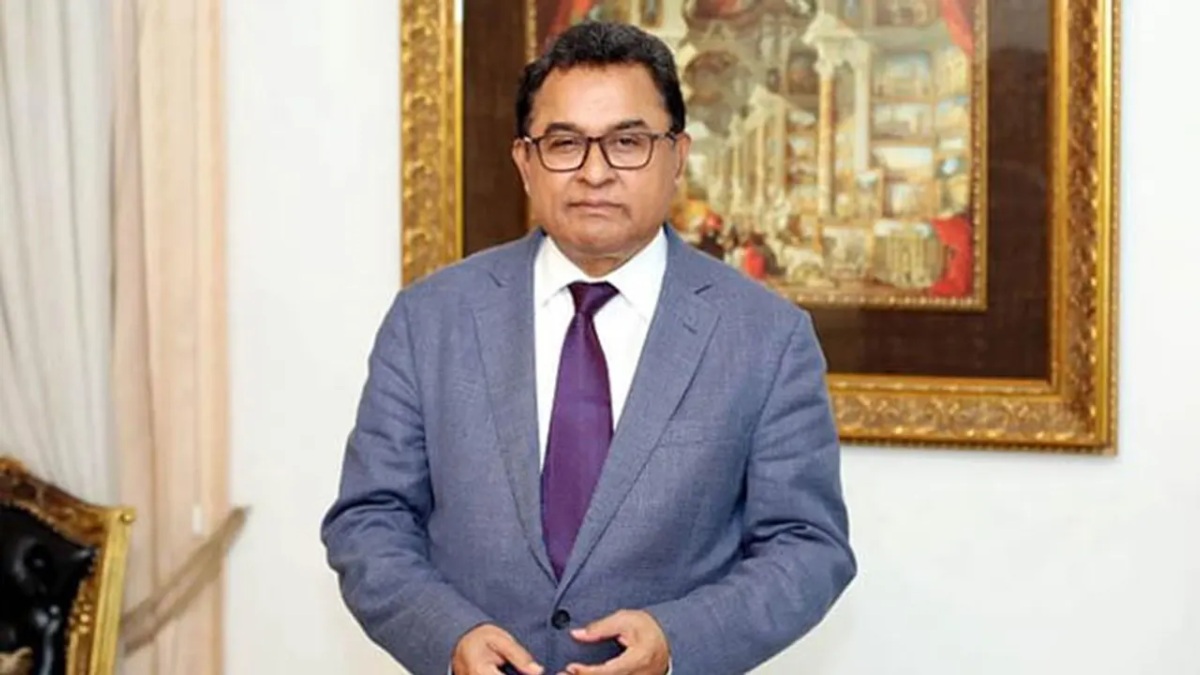 অর্থনীতিকে পঙ্গু করে লোটাসের বিলাসী জীবন