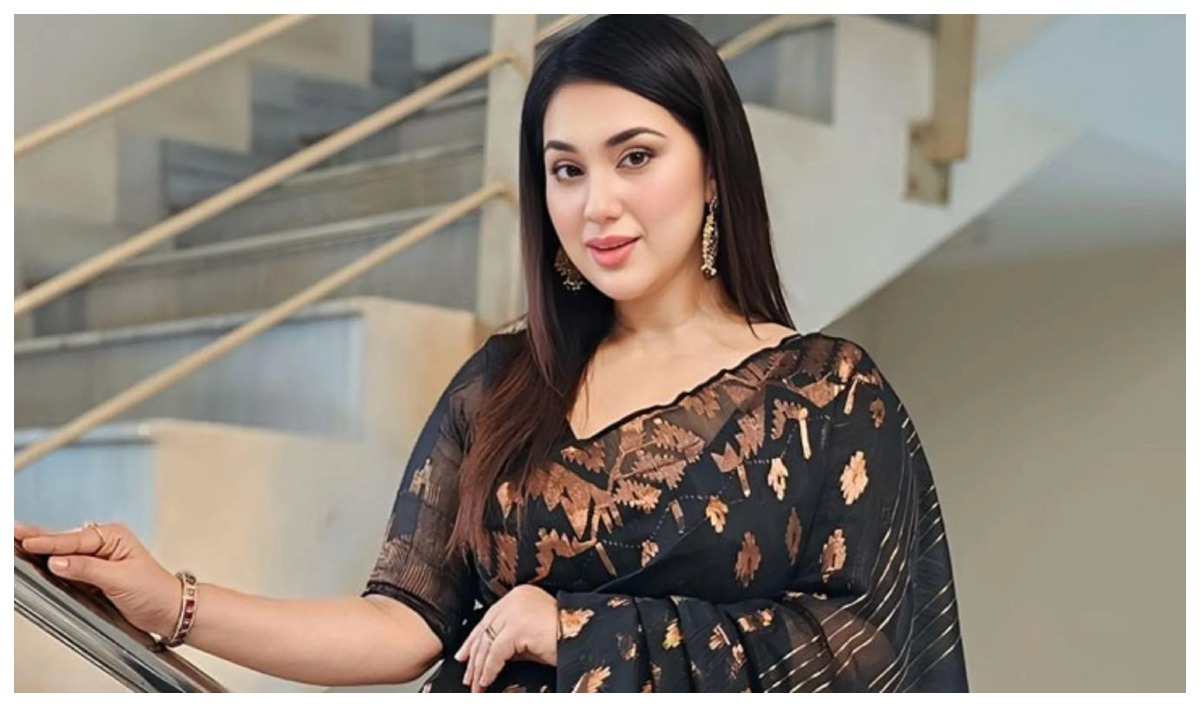 খ্যাতি নয়, টাকা চাই: অপু বিশ্বাস