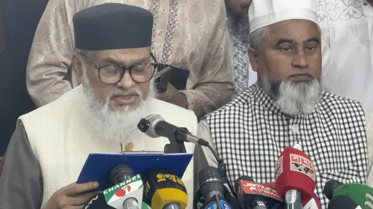 বিতর্কে নয় ধর্মকে সবার উপর রাখতে চাই : ধর্ম উপদেষ্টা