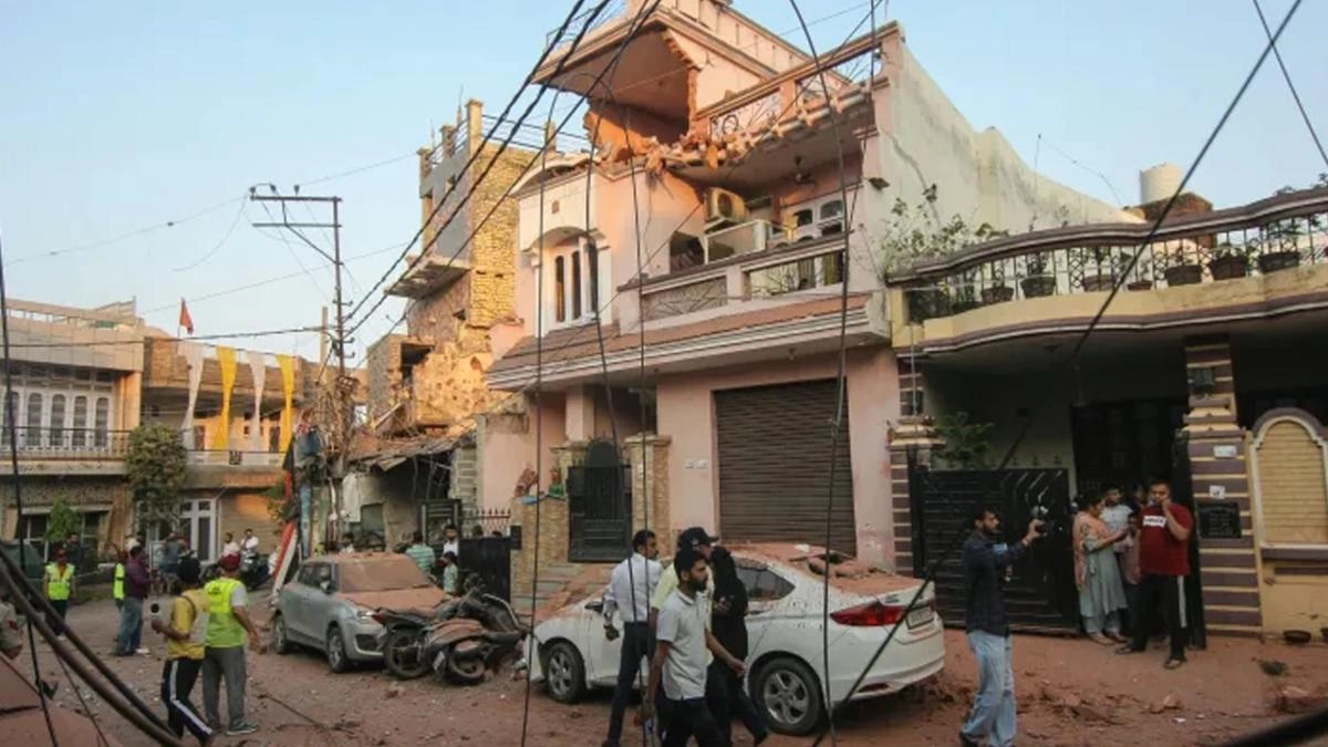 ভারতে পাকিস্তানের হামলা, নিহত ২২