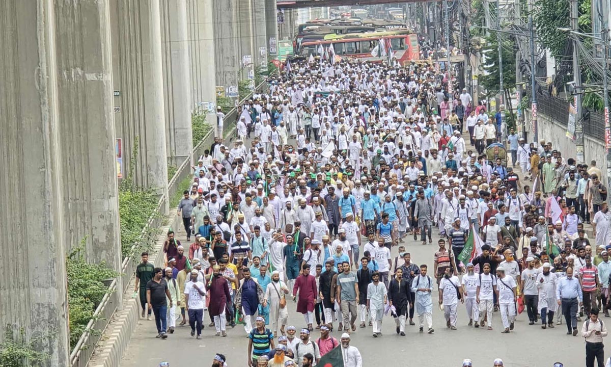 সোহরাওয়ার্দী উদ্যানে জামায়াতে ইসলামীর জাতীয় সমাবেশে যোগ দিতে  শুরু করেছেন নেতাকর্মীরা। ছবি- সংগৃহীত