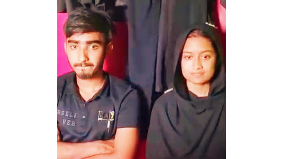 আব্দুর রহিম ও ধর্মান্তরিত আয়েশা খাতুনের (সাবেক সোহাগী দাস)। ছবি- রূপালী বাংলাদেশ