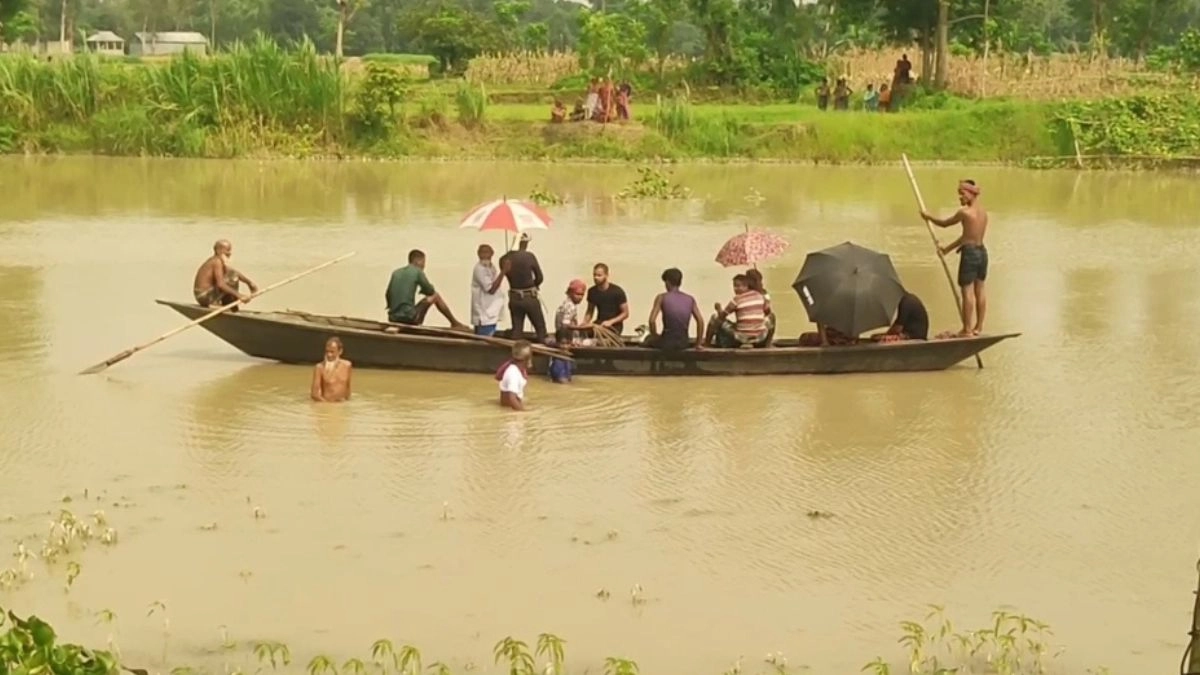 সরিষাবাড়ীর ঝিনাই নদীতে নিখোঁজ কৃষককে উদ্ধার করা হয়। ছবি-রূপালী বাংলাদেশ
