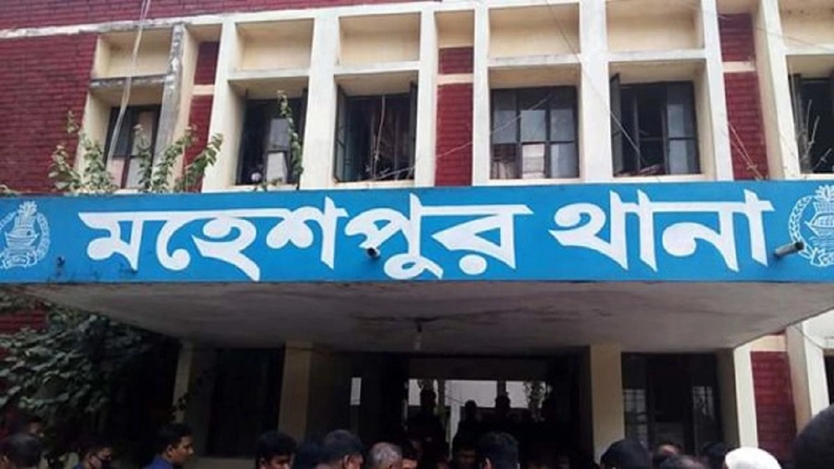 খাবারের লোভ দেখিয়ে শিশুকে ধর্ষণ, সৎমামা গ্রেপ্তার