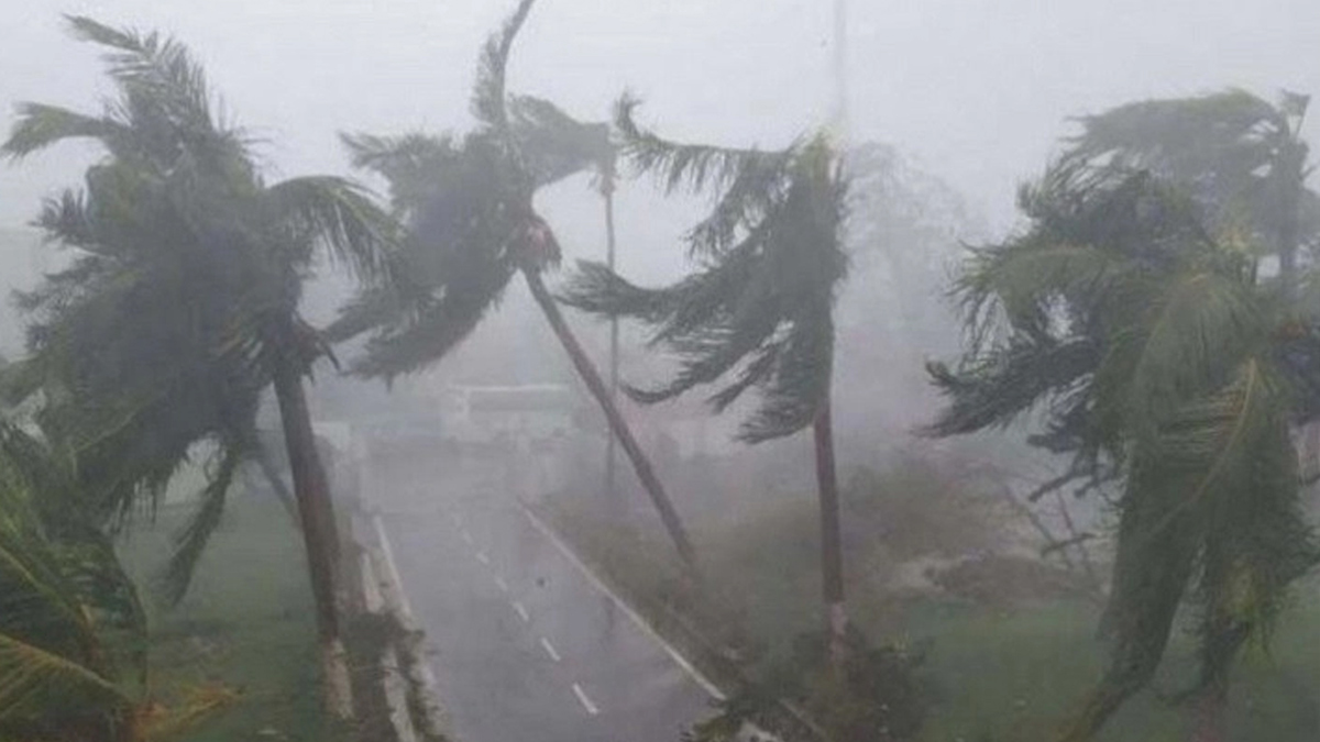 রাতেই যেসব অঞ্চলে তীব্র ঝড়ের শঙ্কা