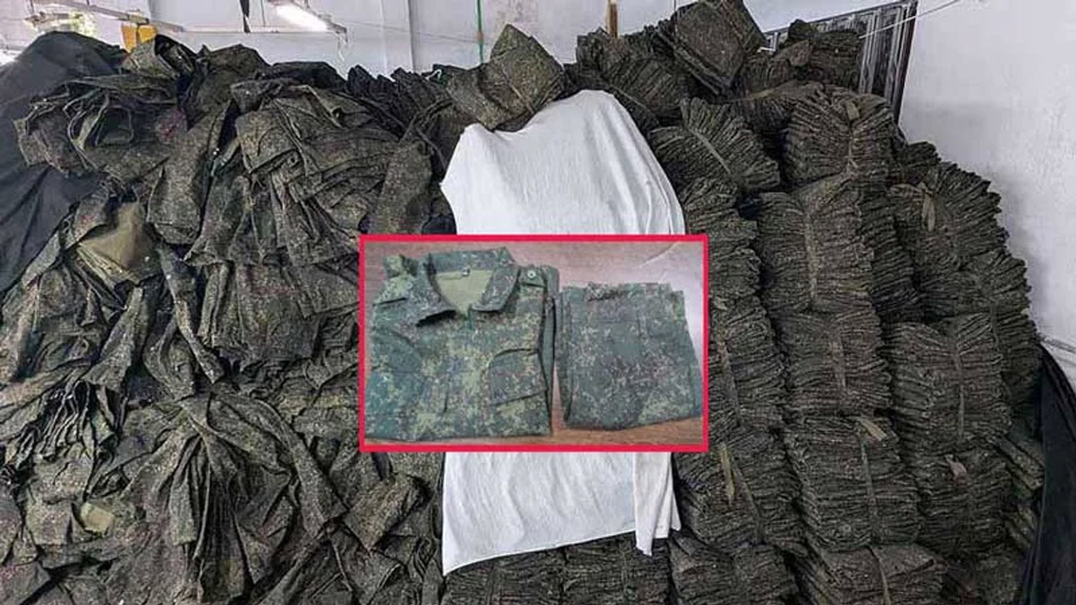 উদ্ধারকৃত কুকি-চিন ন্যাশনাল ফ্রন্টের (কেএনএফ) ইউনিফর্ম । ছবি- সংগৃহীত