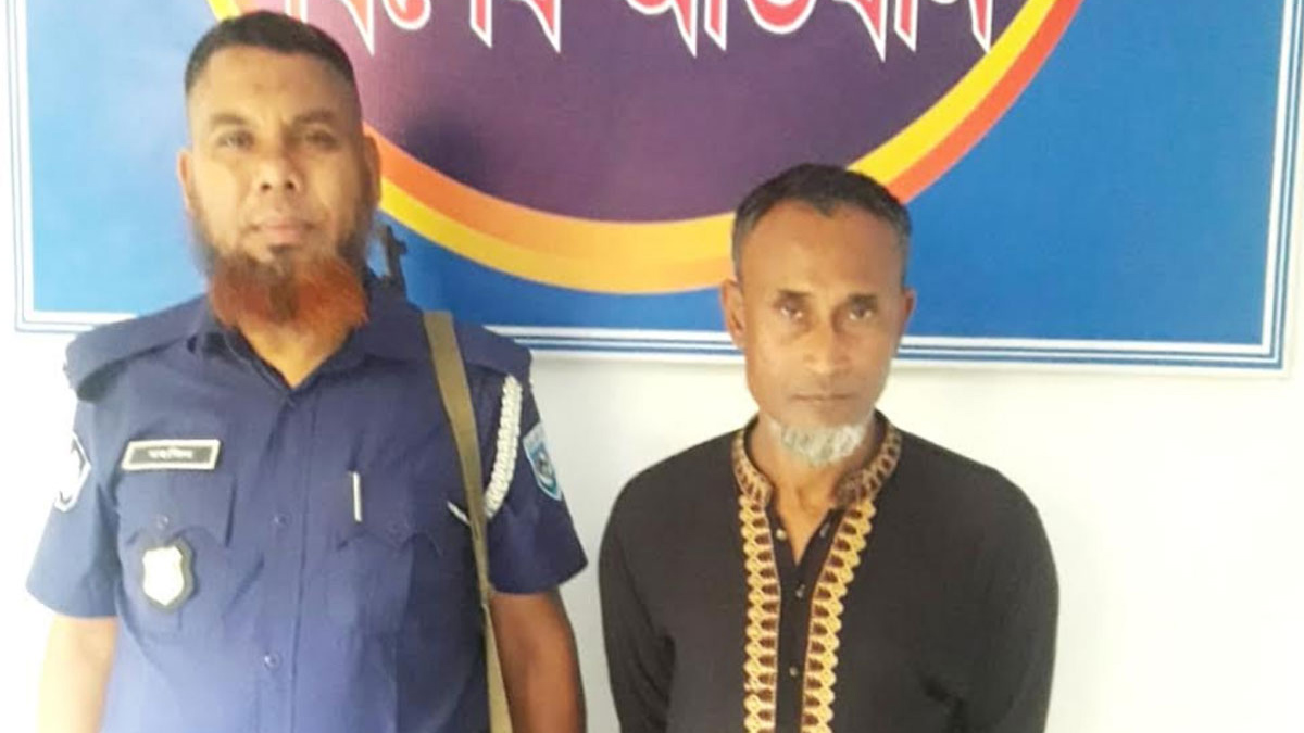 নাশকতার পরিকল্পনার অভিযোগে উলিপুরের সাবেক বিএনপি নেতা আলমগীর বসুনিয়াকে (৫৮) গ্রেপ্তার করেছে পুলিশ। ছবি- সংগৃহীত