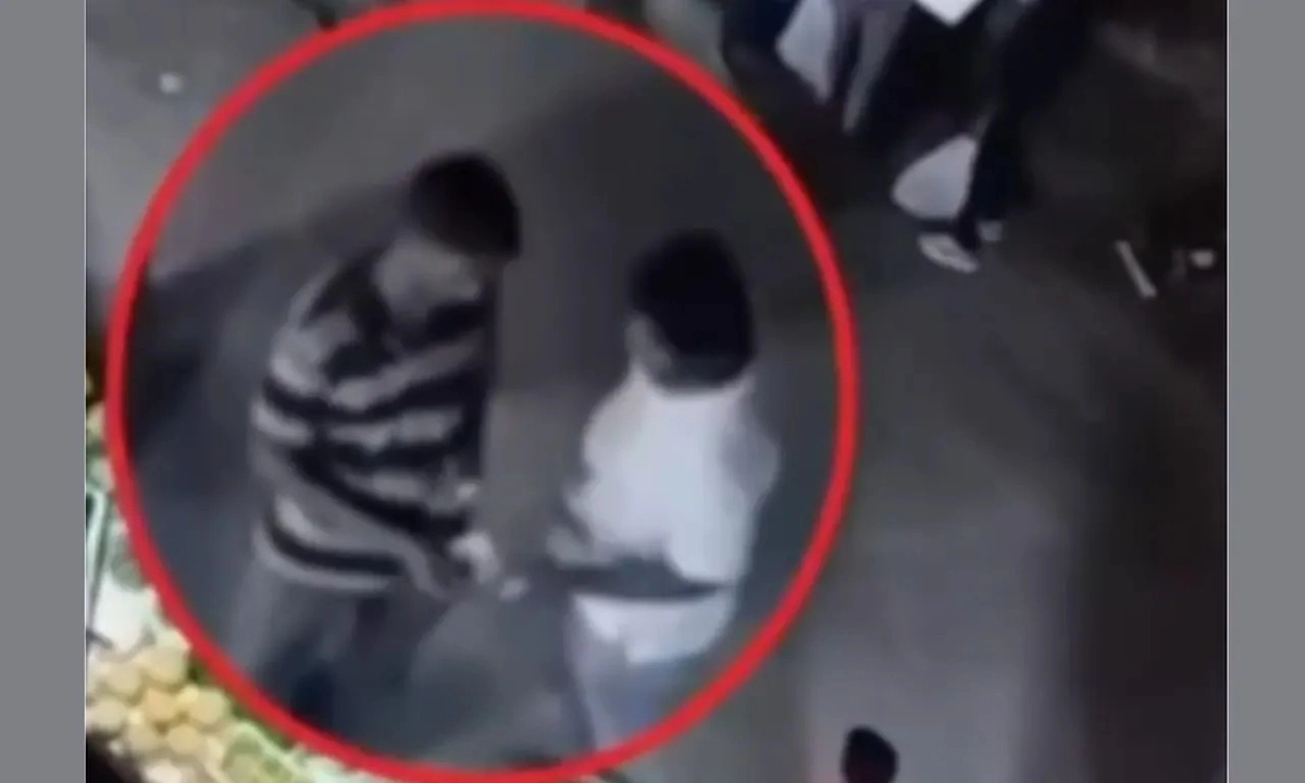 চাঁদাবাজির অভিযোগে দেশটির পুলিশ এক বাংলাদেশিকে গ্রেপ্তার করেছে। ছিবি- সংগৃহীত