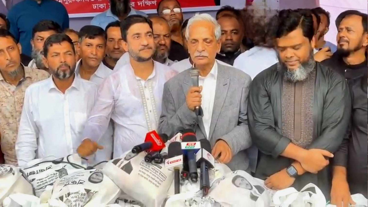 বক্তৃতা দিচ্ছেন বিএনপির ভাইস চেয়ারম্যান অ্যাডভোকেট নিতাই রায়।           ছবি- সংগৃহীত